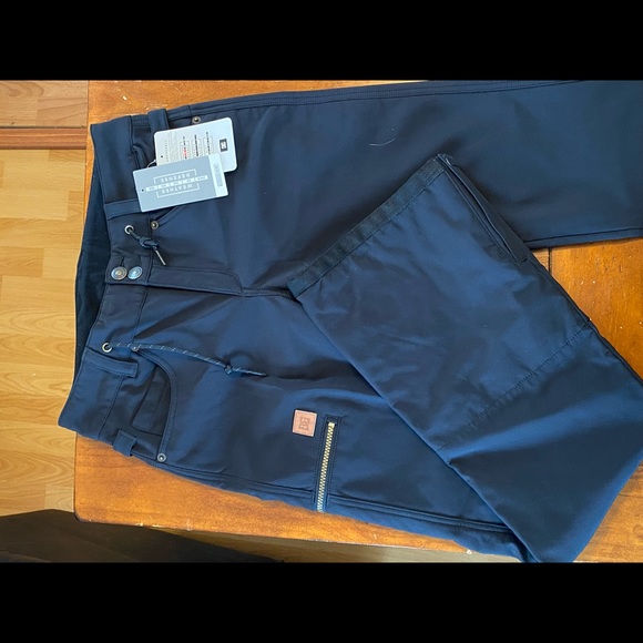 DC snowboard pants - Picture 2 of 2